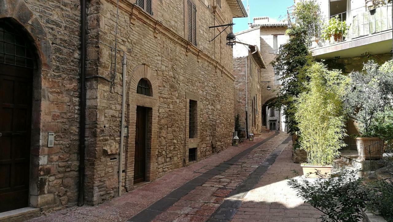 Palazzo Calocci Appartamenti In Asís Exterior foto