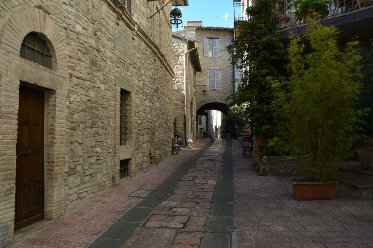 Palazzo Calocci Appartamenti In Asís Exterior foto