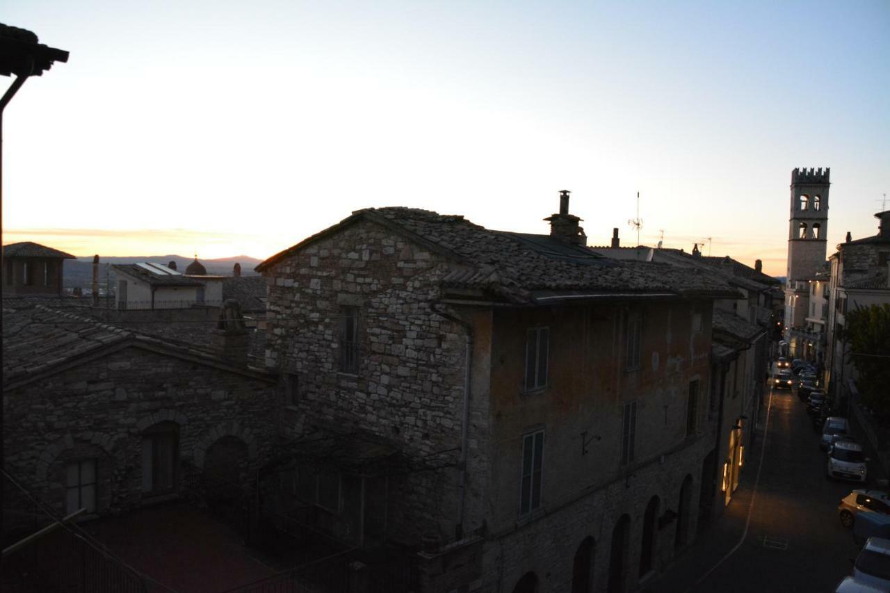 Palazzo Calocci Appartamenti In Asís Exterior foto